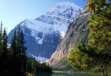 问鼎娱乐官网：澎湃：国足将在22日进行抵达杭州后的首练，定位球攻防是演练重点.